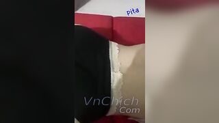 Con bạn hãm lồn, Mang trà sữa ra là được bé nó cho chs some sờ lồn