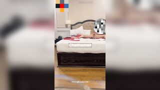 Dcu m chs t đã ko cho gì thì thôi lại còn xuất trong, Bạn thân đấy