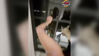 Địt nhau bên cửa số, Chị gái rên to quá cứu hoả đến tưởng bị hành hung