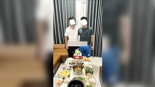 Hôm nay sn m, T tặng m 1 nháy với vợ t OK chưa