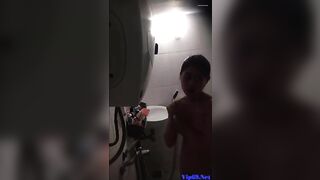 Sinh viên tắm bị quay trộm cực dâm