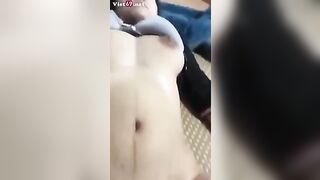 Gái một con trông mòn con mắt vú lại còn to