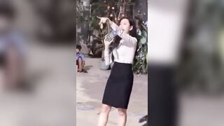 E nhân Viên Teckcombank, Bị đánh ghen lột đồ khi đg địt ở hotel