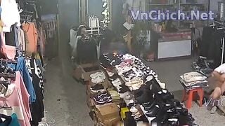 Hack cam, Phát hiện chồng mk địt nhân viên bán quần áo đánh ghen