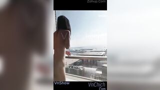 Đụ em gái mình dây dáng nuột trước ban công