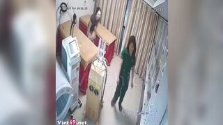 Hack camera chị gái đi triệt lông lồn bị khách biến thái thọc bướm