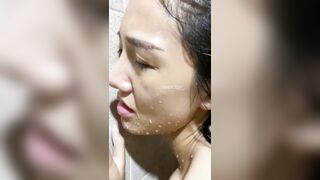 Phim Sex Bà Mẹ Đơn Thân Tướng Ngon Vãi Lồn Phang Trong Nhà Tắm
