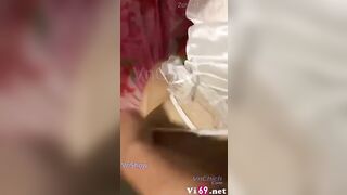 Giáo viên mặc lọt khe bị học sinh phát hiện ép địt giữ bí mật