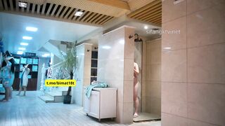 Quay Lén Bể Bơi Tập Thể Ai Cũng Trần Truồng (Phần 1)