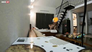 Đưa em sinh viên vú to lên villa địt nát lồn