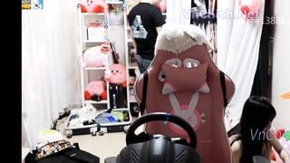Sự Cố Lộ clip của Idol streamer Lyn khi ko tắt cam vú lồn lộ hết