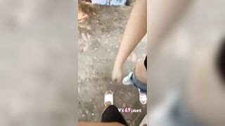 Đôi bạn ra sạ trường bú cu mà cứ dòm sợ người lạ phát hiện
