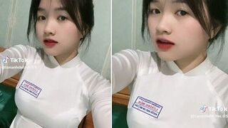 Hot girl trường THPT lộ clip doggy
