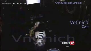 Hack camera, Bố già chịch nhân viên Karaoke xong bắt thg ctrai vét máng