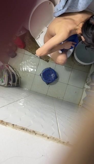 Em rửa chim chuan bi đụ