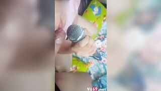 Hát karaoke cũng ko yên, vừa hát vừa bị thg a ép bú cu