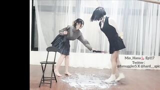 E gái bị bạn học bắt cọc bạo dâm chảy đầy sữa ra sàn p1