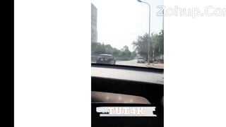 Vừa chốt Mercedes, địt luôn e người mẫu xe trên oto để kí hợp đồng