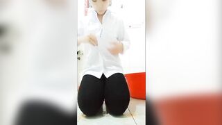 Bé học sinh Siêu non và rất là ngon 4