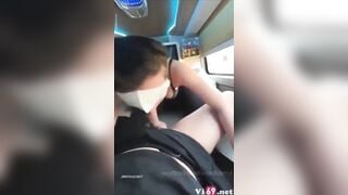 Cặp đôi địt nhau trên xe giường nằm nhưng ko đóng cửa sổ và cái kết