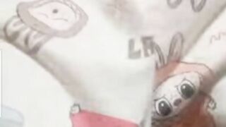 Bé gái ome