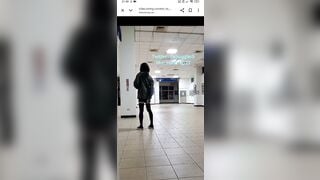 E gái lén đái ra chai r uống luôn nước tiểu trong bệnh viện