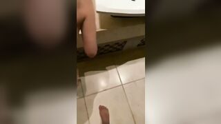 thằng cu tán được nhỏ 2007 trên IG có 7K người theo dõi!