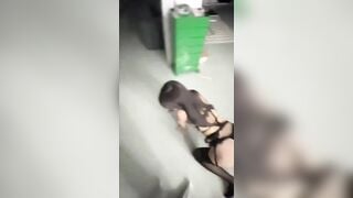 Gặp phải con đĩ nứng lồn trong phòng thay đồ