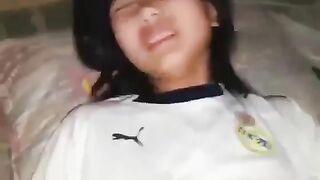 Chịch Em Học Sinh, Lồn Em Ấy Khít Mà Cu Thì Bự Quá Khiến Em Ấy Đau!!