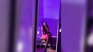 Chào mấy cục cưng của chị! Làm bạn trai chị k mấy bé?