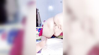 Chị gái áo hồng lồn múp thủ dâm