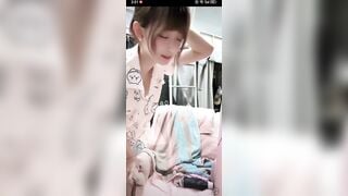 Mai Linh, Hello kitty thủ dâm vs cái bím non ko lông ko xem thì phí