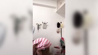 Sự cố lộ hàng trong live