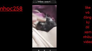 Em gái mới lớn ở nhà một mình nứng lồn quá thủ dâm rồi bắt chó liếm lồn sướng vl ra