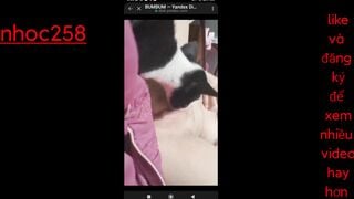Em gái mới lớn ở nhà một mình nứng lồn quá thủ dâm rồi bắt chó liếm lồn sướng vl ra