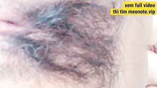 Em gái nuôi chim hồng xe khít