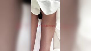 Hôm nay trúng mánh, quay lén e gái ko mặc quần lót lồn rỉ nước ngon