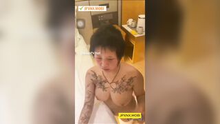 E nữ sinh vú to Xăm Trổ bị đánh ghen dã man trong nhà nghỉ