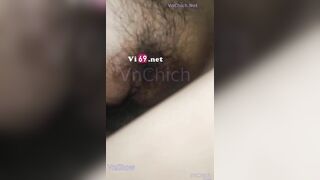 Bướm non tơ nhóp nhép nước em cứ nằm chơi điện thoại với ngủ còn lại để anh