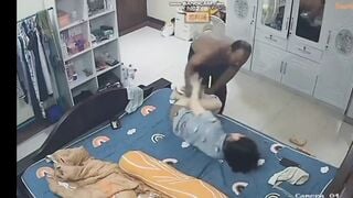 Full clip, Thg bố già hiếp dâm con dâu khi ctrai đi việc bị ctrai check cam phát hiện