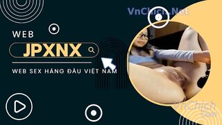 Đang nghịch điện thoại thì thằng bạn thân nó đè ra địt sướng không kịp thở