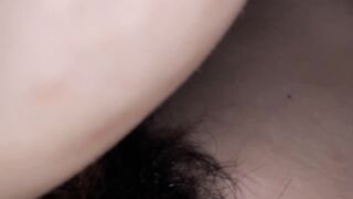 Lén lún địt bạn gái khi nằm cạnh mẹ vợ