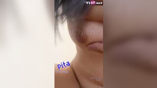 Trưa nắng rủ em đi chơi em còn mặc nguyên bộ đồ ngủ làm 2 nháy - Checker Pita