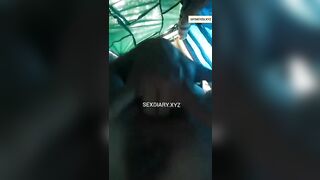 Em gái mới lớn nứng lồn quá trốn vào chòi lá thủ dâm cho bớt ngứa lồn
