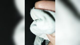 Ngâm quân lót có dâm thủy nhỏ em vào lon bia goi uống