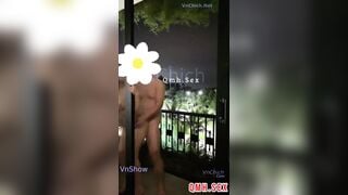 Public ngoài ban công cùng bé rau công sở bị bú đít tuốt lươn giữa thanh thiên