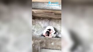 Quay lén đôi học sinh địt Nhau ở nhà để xe Giáo viên phát hiện