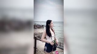 Em chịch đã quá làm anh sướng bắn cả tinh lên tường