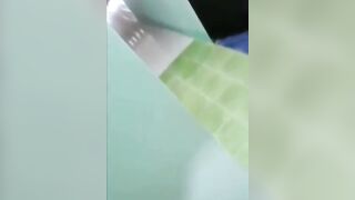 Học sinh đi lao động hè lén lút trong trường