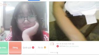 Ometv em gái mắt kính dâm đãng xem sục bằng sextoy